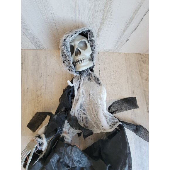 Skeleton AS IS Grim reaper hanging Halloween home decor prop - Picture 4 of 9